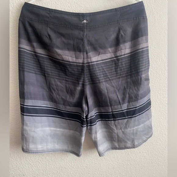 💥O’Neill Men Stripped Grey Swim Trunks Shorts 34 - Picture 3 of 10